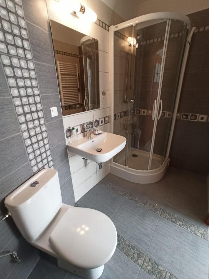 Dom Goscinny Przy Jeziorze Gardna Wielka Exterior foto