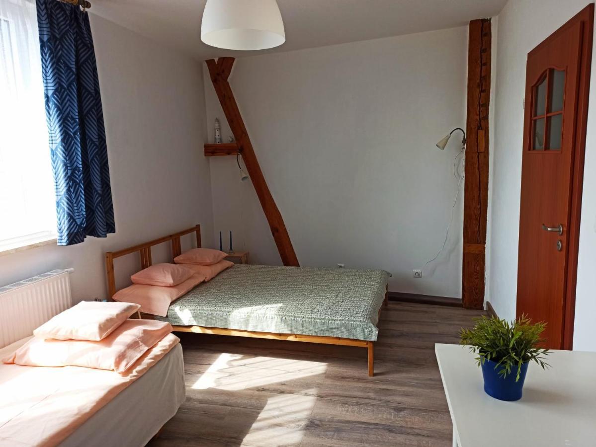Dom Goscinny Przy Jeziorze Gardna Wielka Exterior foto
