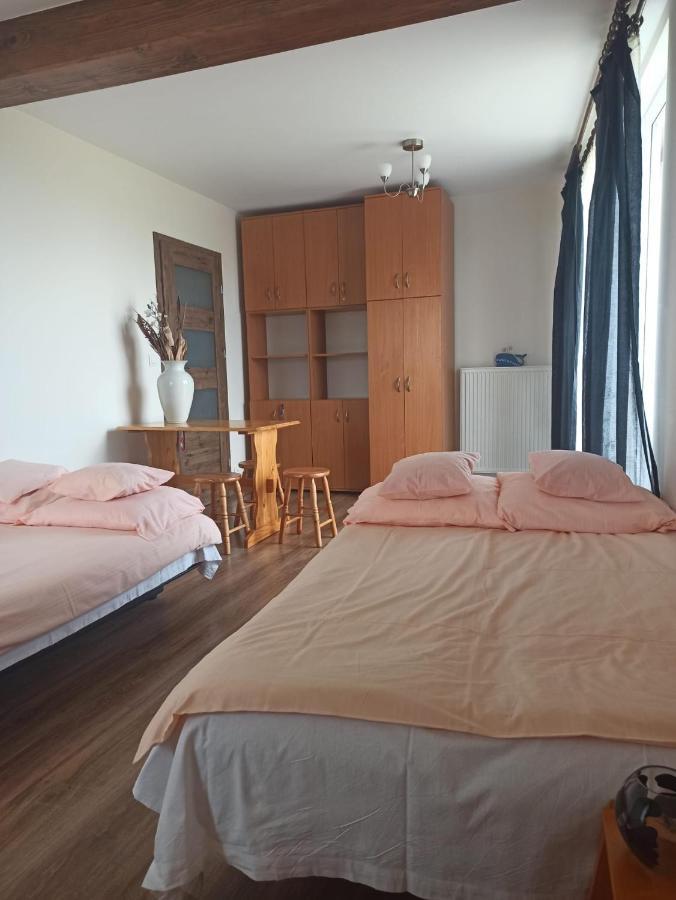 Dom Goscinny Przy Jeziorze Gardna Wielka Exterior foto