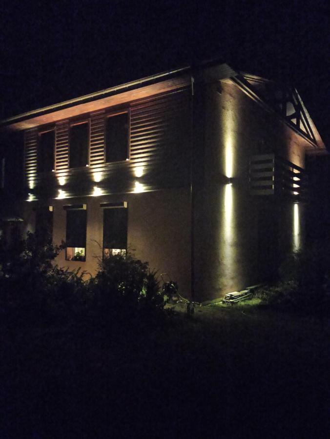 Dom Goscinny Przy Jeziorze Gardna Wielka Exterior foto